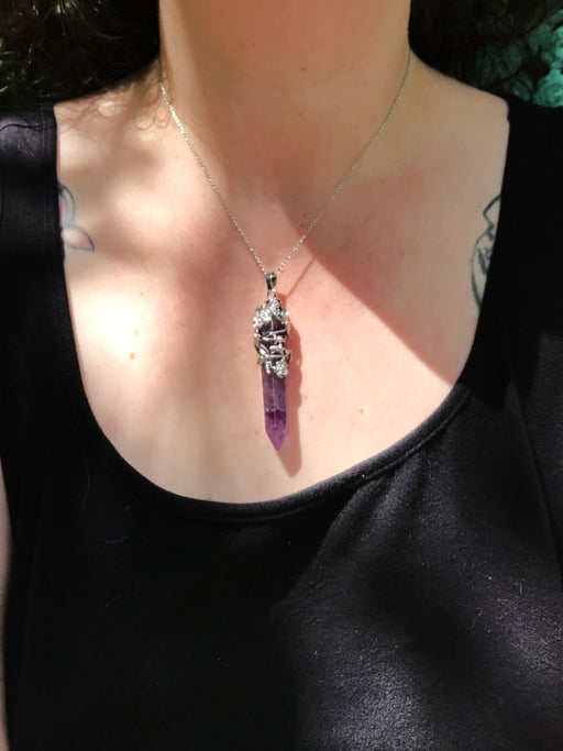 Crystal Point Necklace - Amethyst | LUNESSA